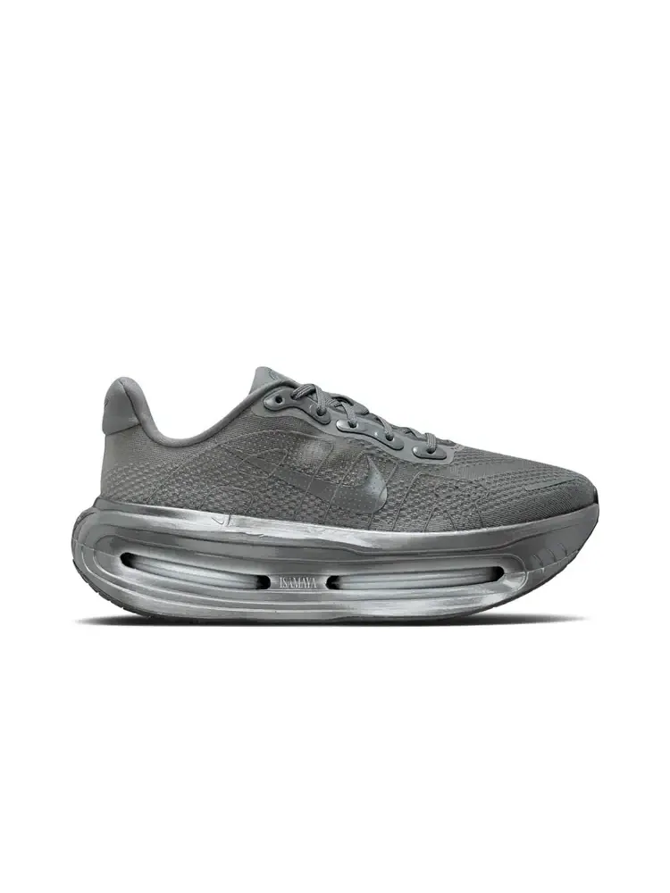 Кроссовки Isamaya x Nike Wmns Vomero Premium — изображение 1 из 1, серый