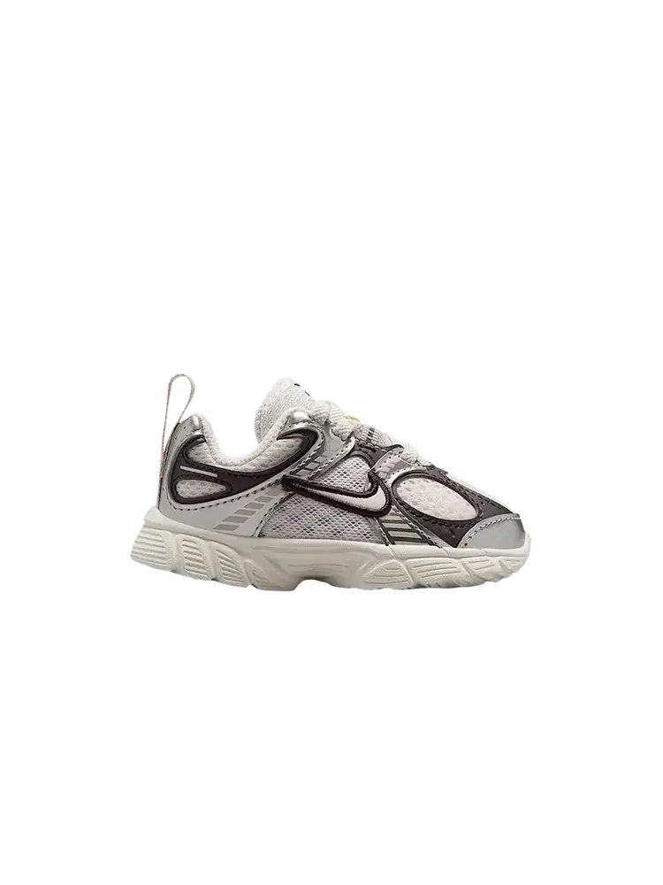 Кроссовки Nike V5 RNR TD — изображение 1 из 1, серебристый
