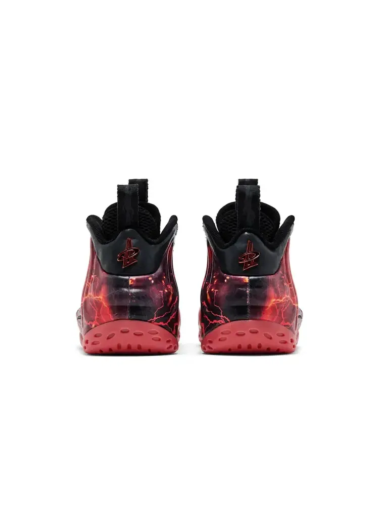 Кроссовки Stranger Things x Nike Air Foamposite One Premium QS 'Black Bright Crimson' — изображение 6 из 8, красный