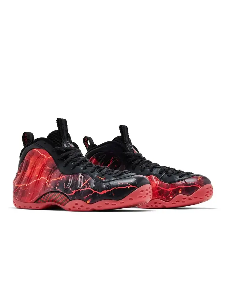 Кроссовки Stranger Things x Nike Air Foamposite One Premium QS 'Black Bright Crimson' — изображение 8 из 8, красный