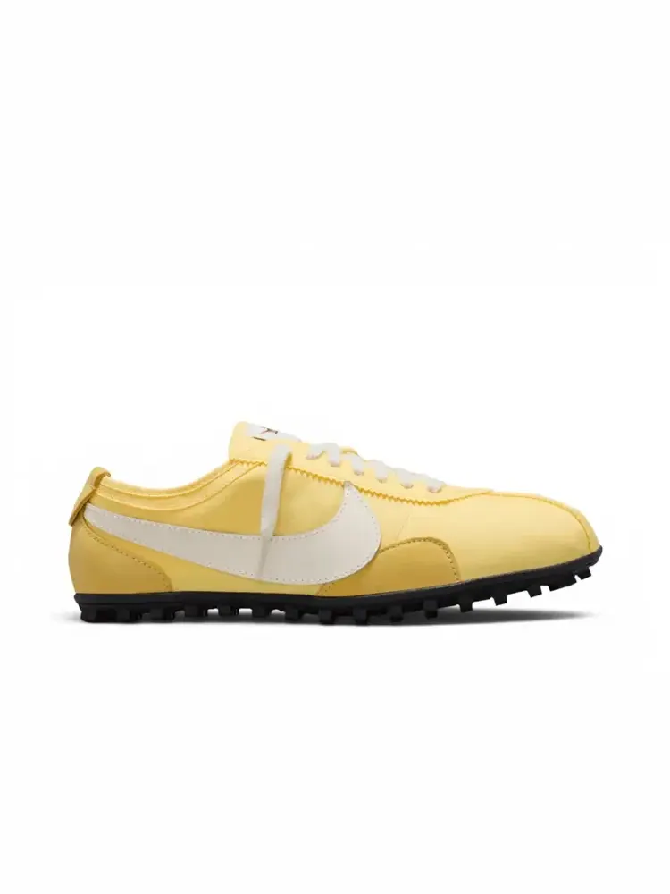 Кроссовки Nike Wmns Moon OG — изображение 1 из 1, желтый