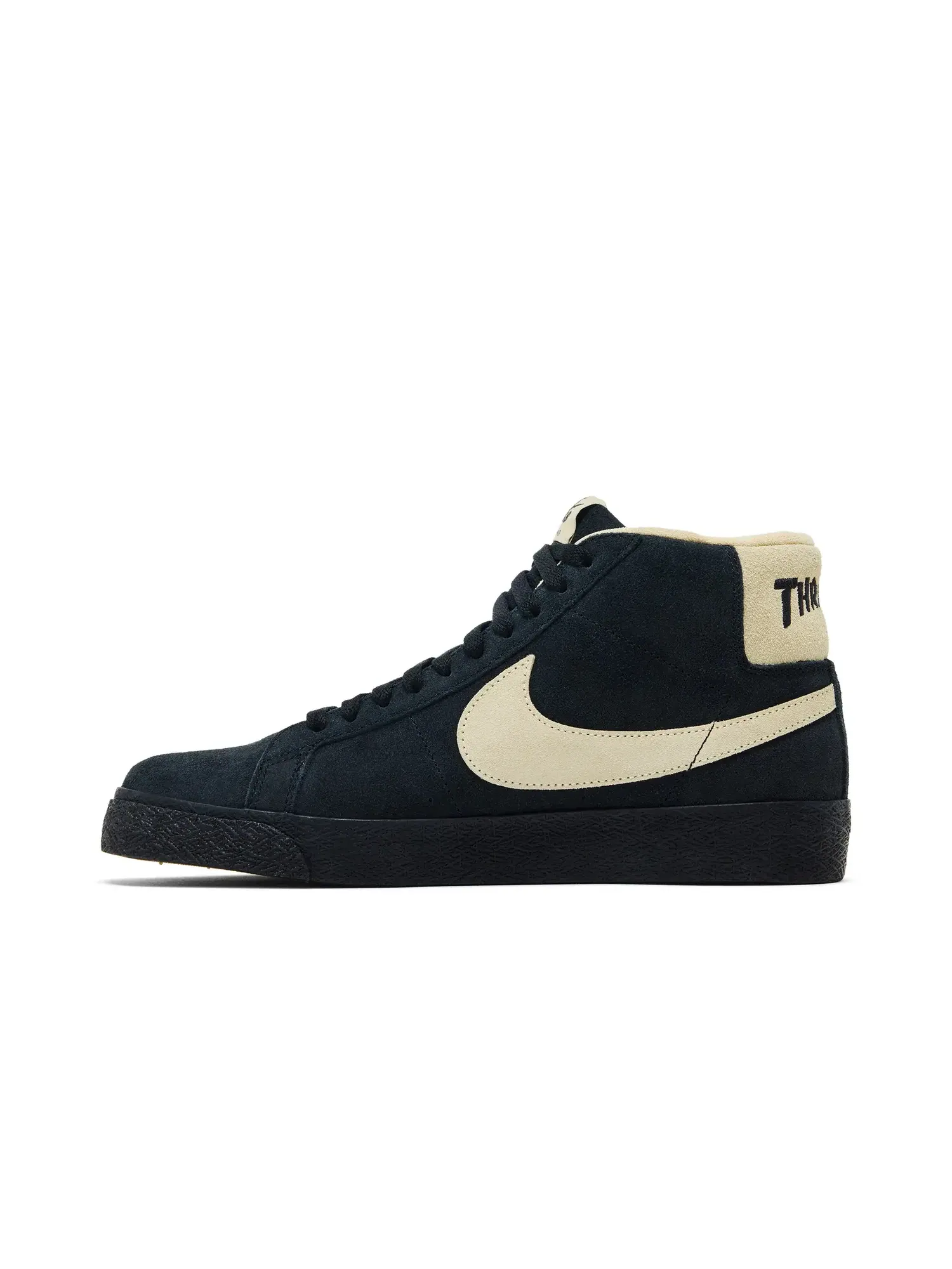 Кроссовки Thrasher x Nike Blazer SB — изображение 3 из 8, черный/золотистый/черный