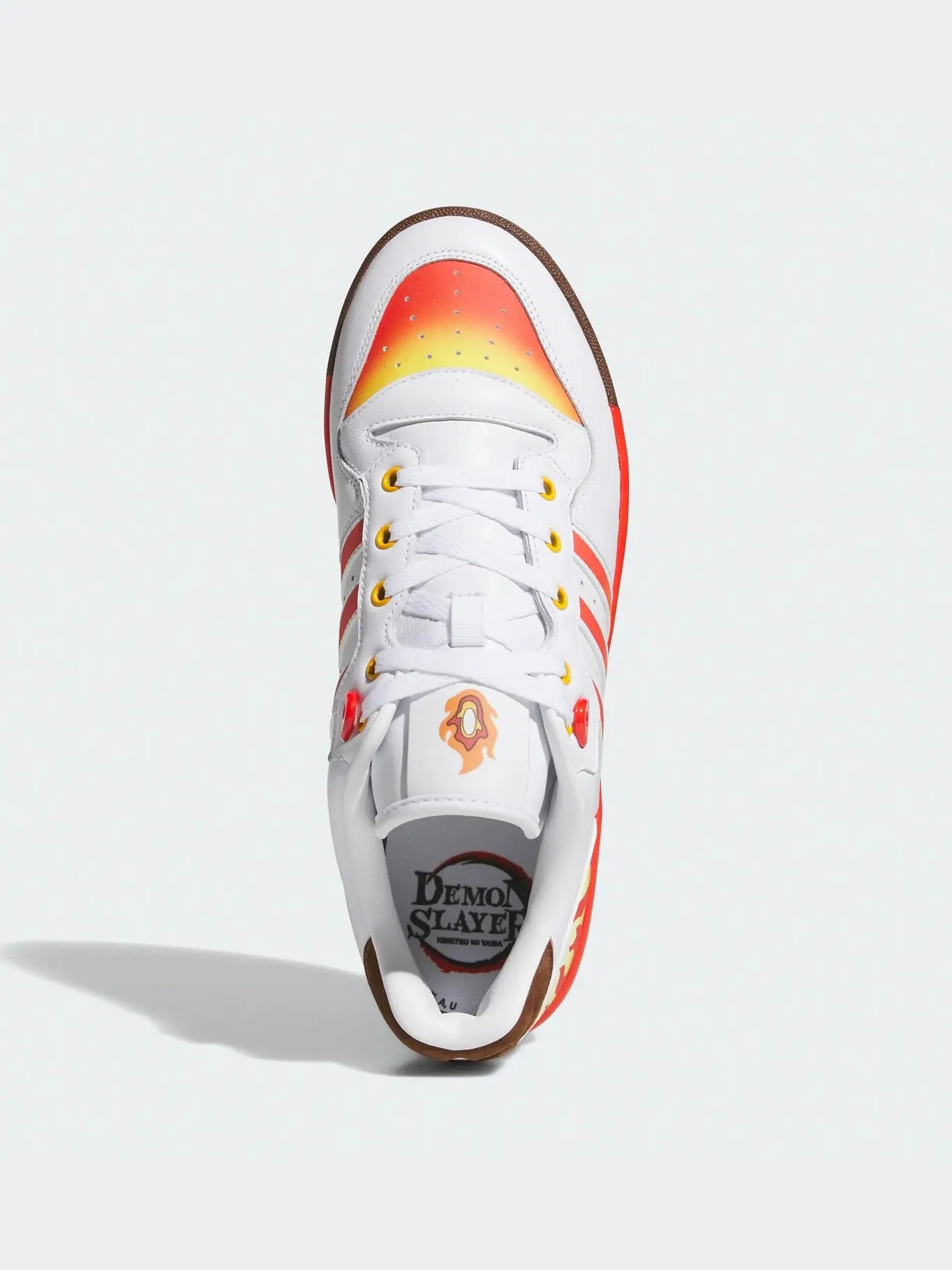 Кроссовки Adidas Rivalry Low x Demon Slayer: Пламенный Хашира Рэнгоку — изображение 3 из 10, белый