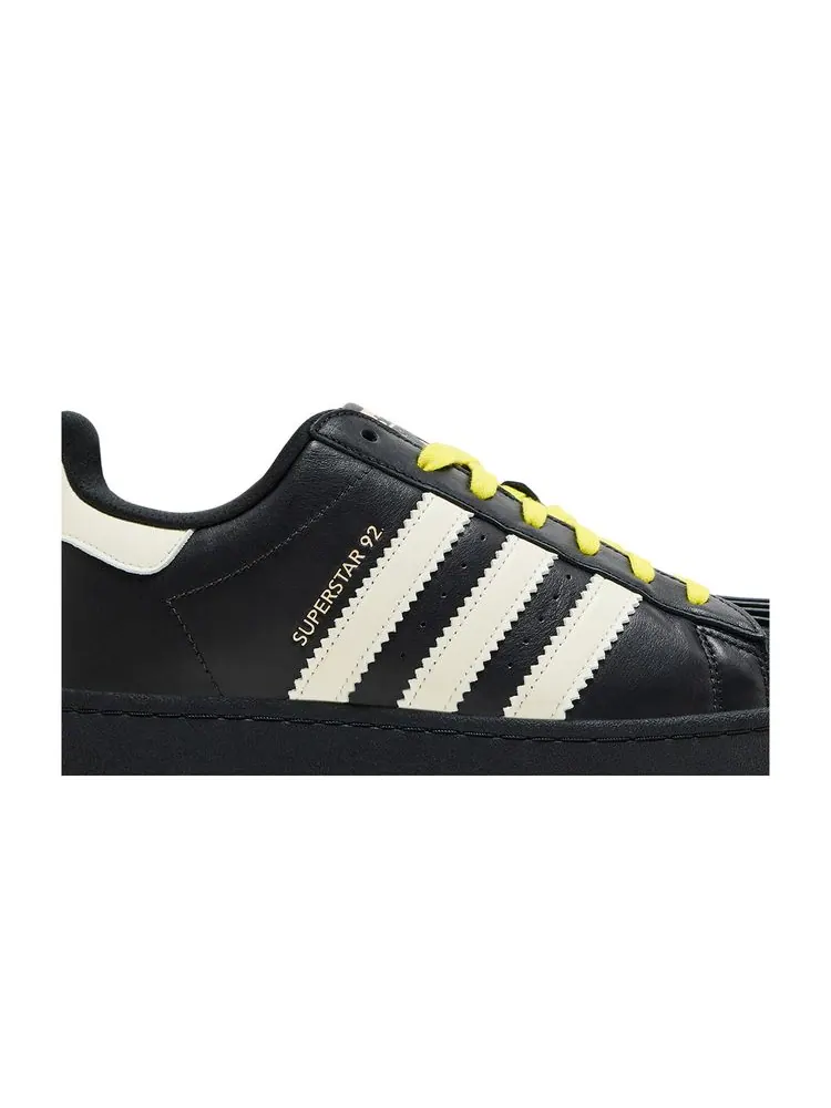Кроссовки Pharrell x Superstar 92 'Virginia - Black' — изображение 2 из 8, черный