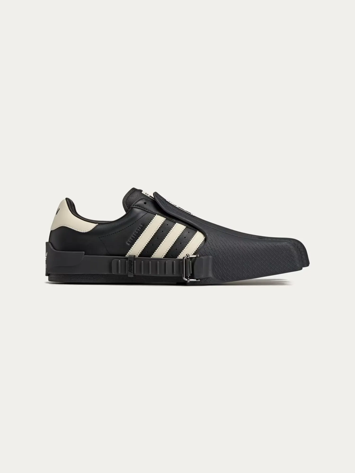 Кроссовки унисекс Adidas by Avavav Superfinger Superstar — изображение 1 из 11, черный/кремовый