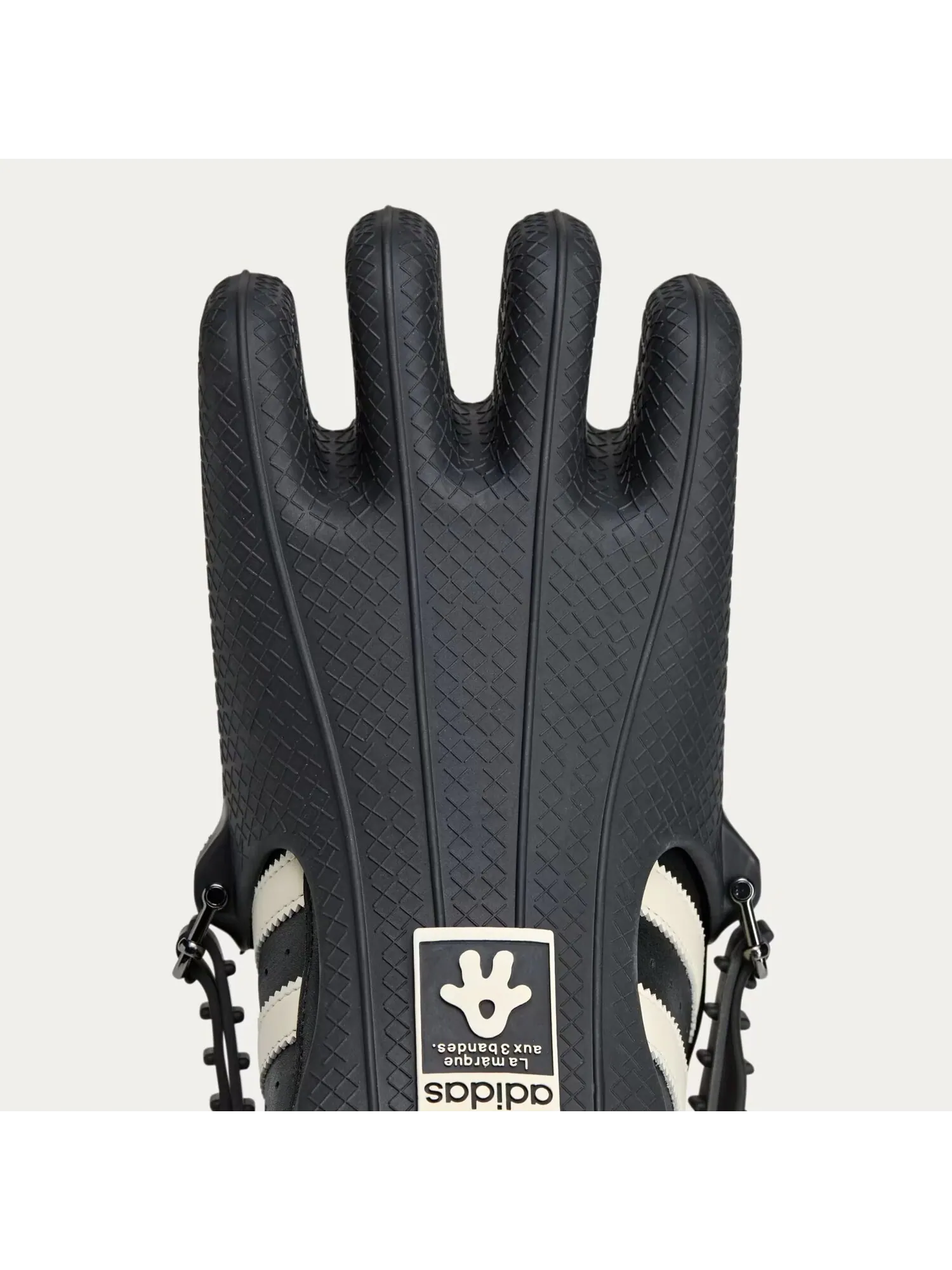 Кроссовки унисекс Adidas by Avavav Superfinger Superstar — изображение 9 из 11, черный/кремовый