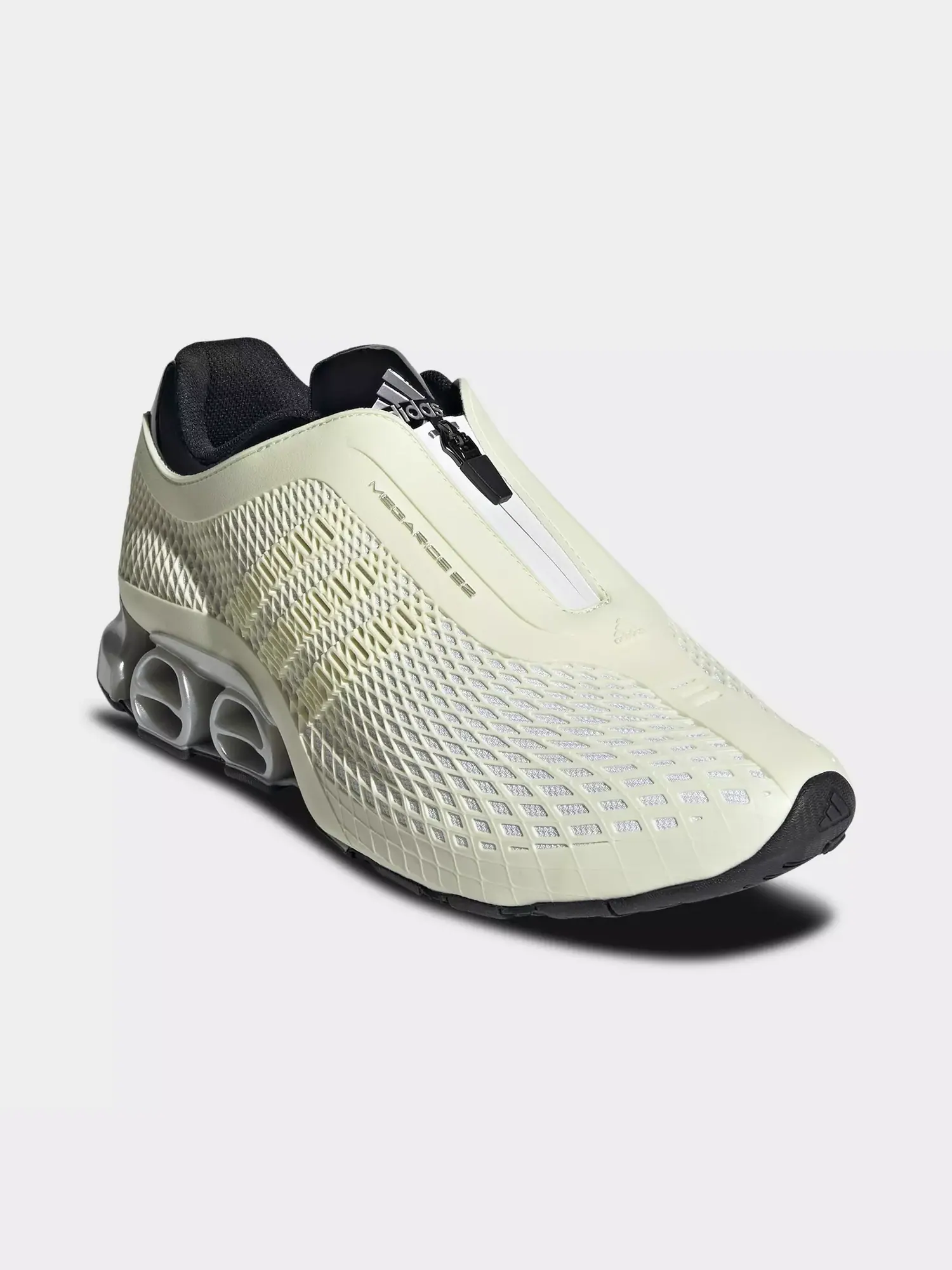 Кроссовки adidas Megaride S2 'Off White Matte Silver' — изображение 2 из 6, белый/черный/серебристый