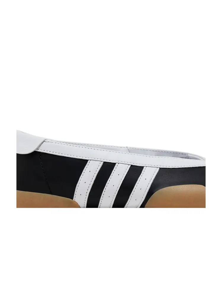 Кроссовки Wmns Taekwondo Mei Ballet 'Black White Gum' — изображение 2 из 8, черный белый