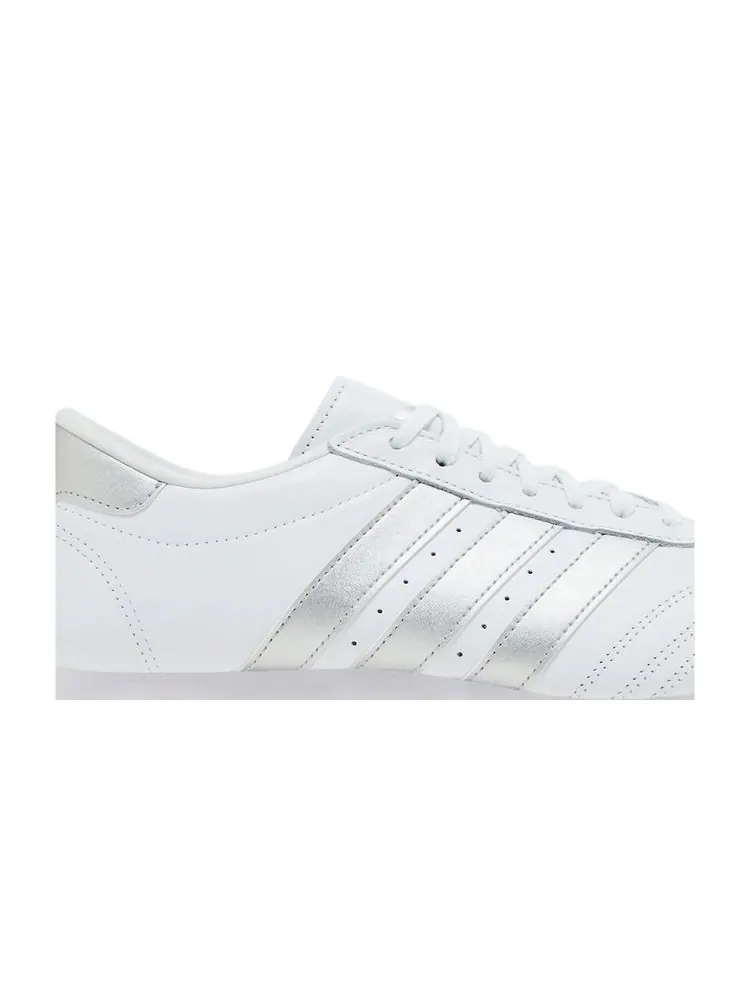 Кроссовки Wmns Taekwondo Lace 'White Silver Metallic Gum' — изображение 2 из 8