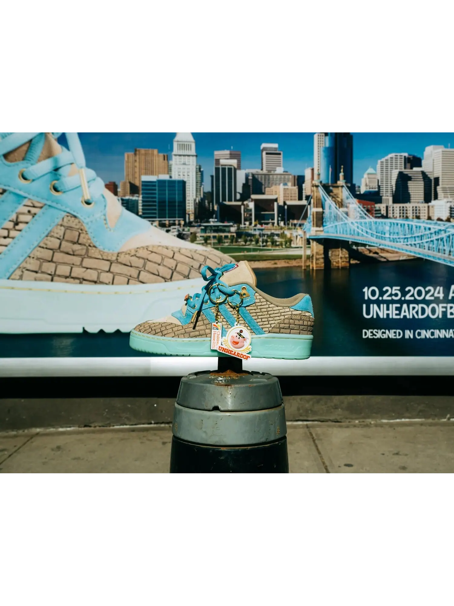 Кроссовки Adidas Rivalry Low x Unheardof 'Building Bridges' — изображение 15 из 15, бежевый/голубой