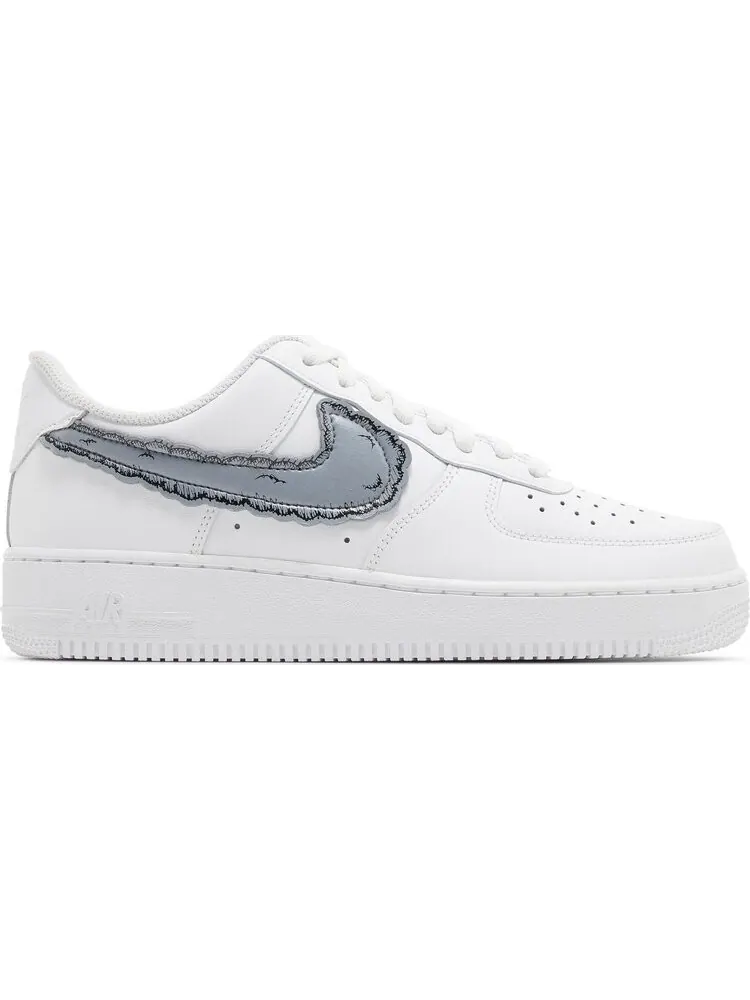 Кроссовки KAWS x Sky High Farm Workwear x Air Force 1 'White' — изображение 1 из 4, белый