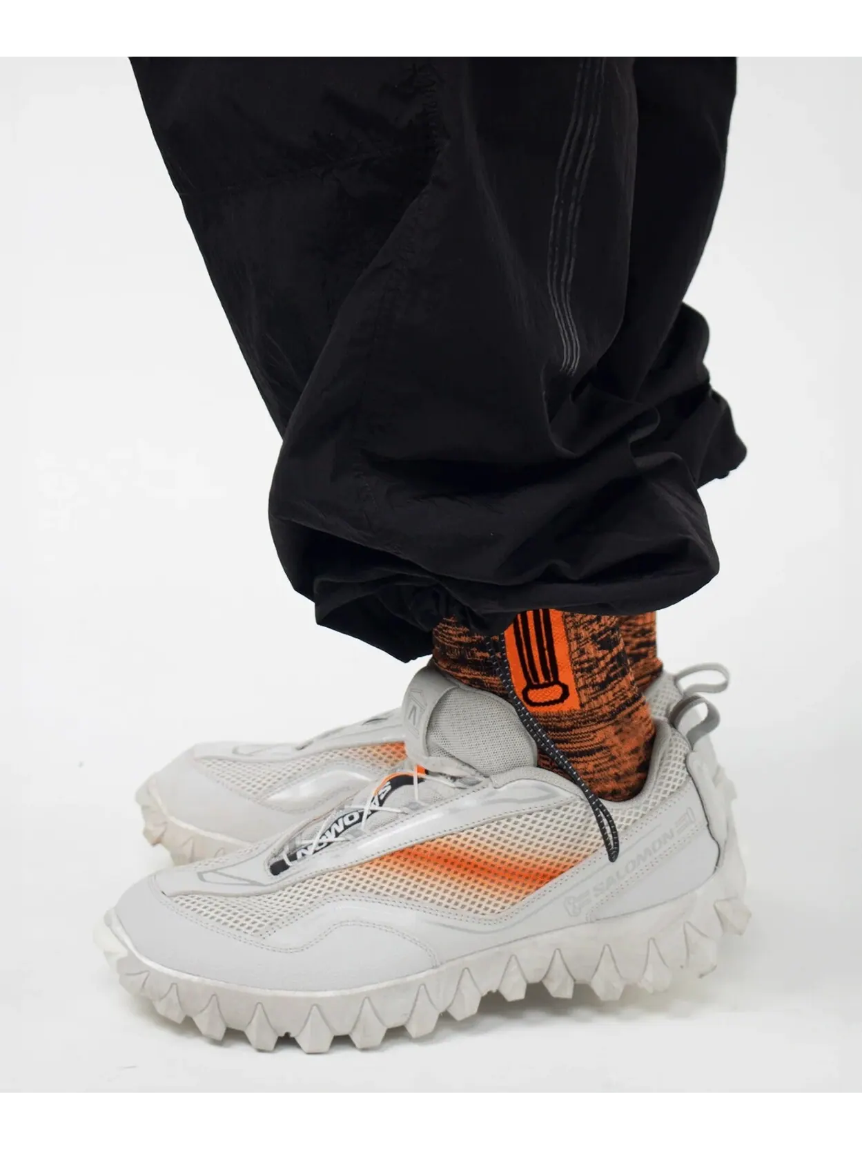 Кроссовки зимние унисекс Salomon Snowclog x Aries Arise — изображение 7 из 12, светло-серый/оранжевый