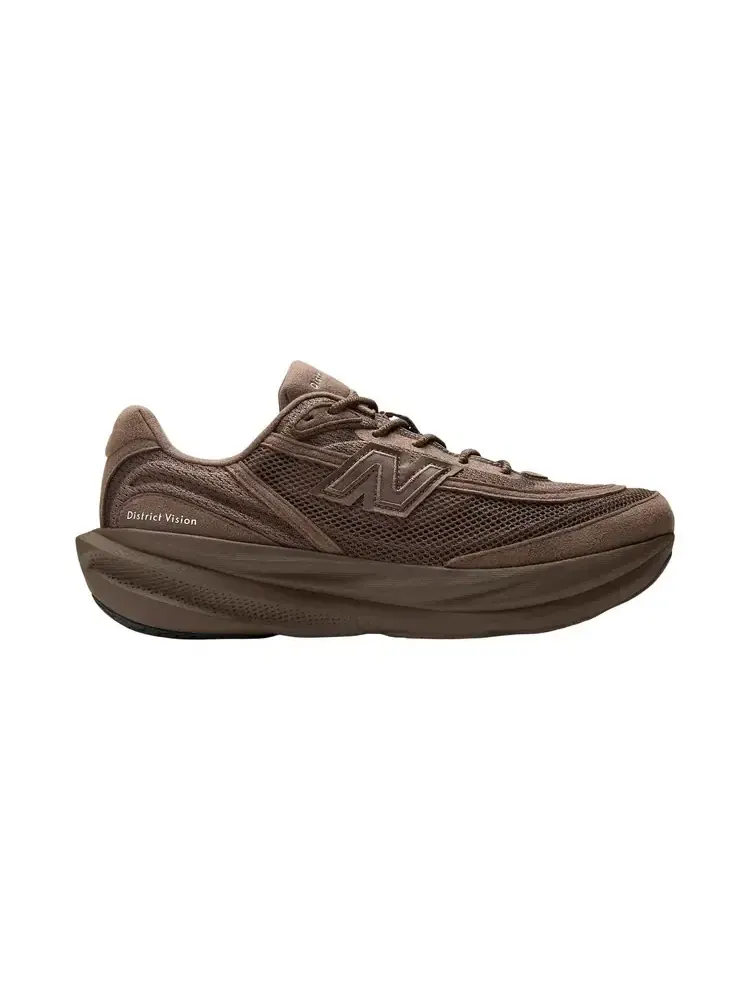 Кроссовки District Vision x New Balance 1080v15 — изображение 1 из 2, черный