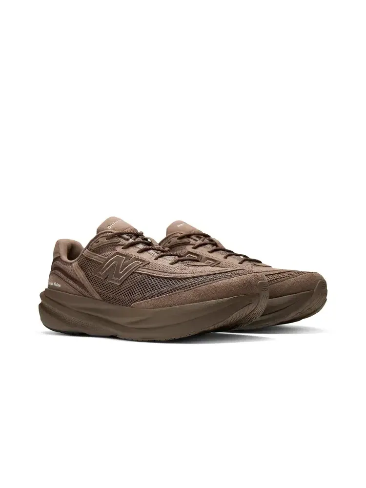 Кроссовки District Vision x New Balance 1080v15 — изображение 2 из 2, черный