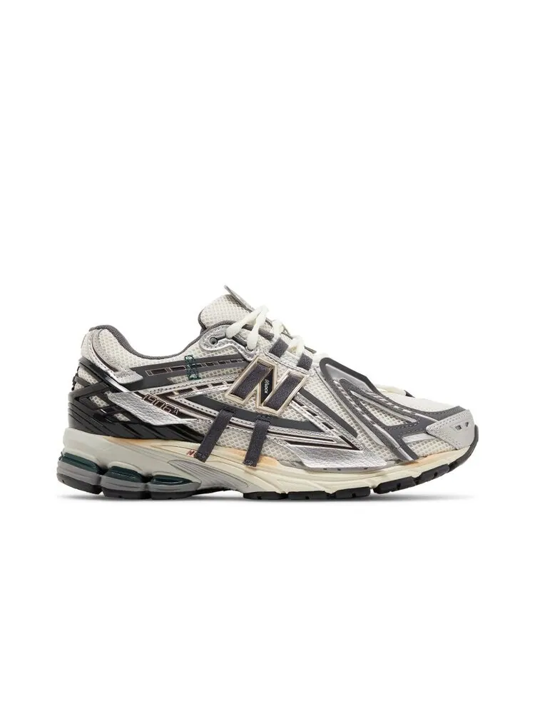 Кроссовки New Balance 1906A Silver Gold Metallic — изображение 1 из 4