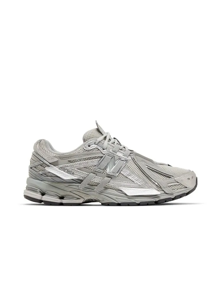 Кроссовки New Balance 1906A Concrete Silver Metallic — изображение 1 из 6, серебристый металлик
