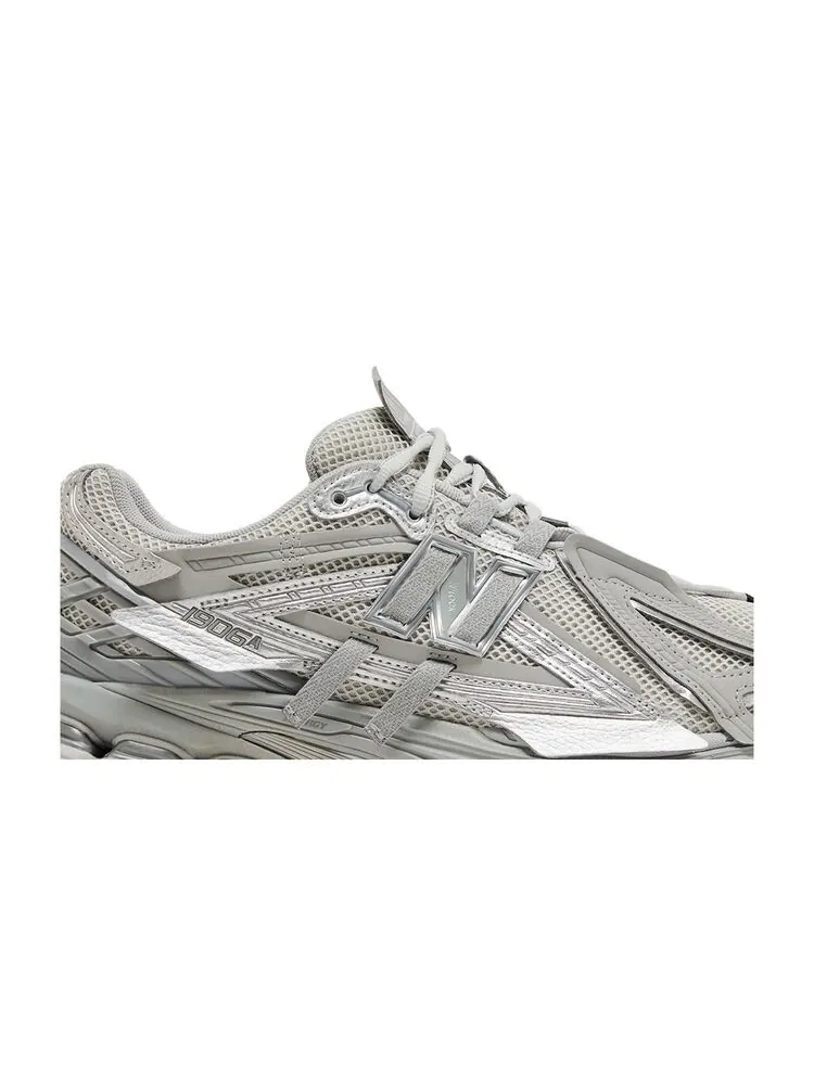 Кроссовки New Balance 1906A Concrete Silver Metallic — изображение 2 из 6, серебристый металлик