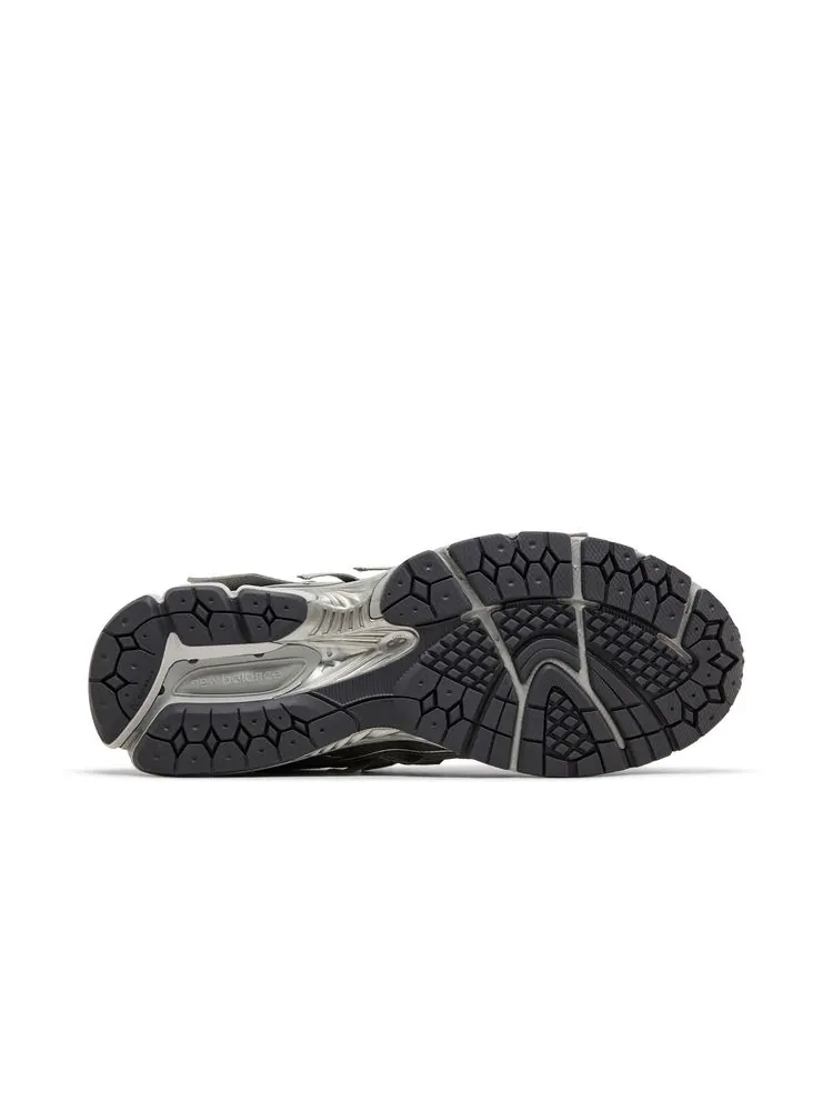 Кроссовки New Balance 1906A Concrete Silver Metallic — изображение 4 из 6, серебристый металлик
