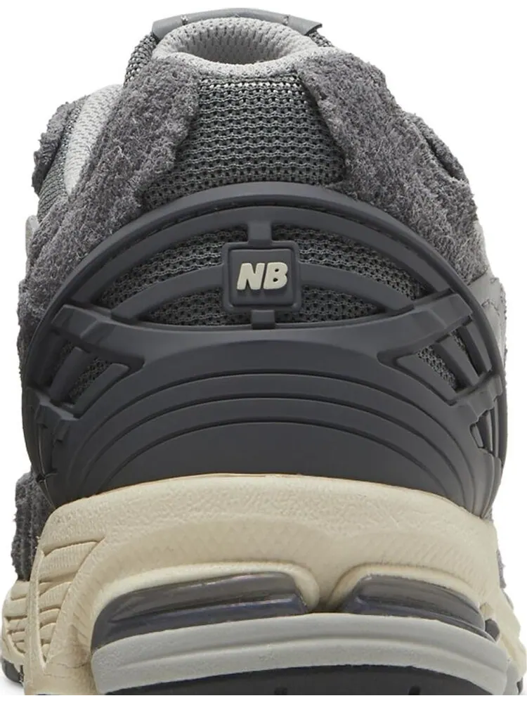 Кроссовки New Balance 1906D Protection Pack «Castlerock» — изображение 8 из 9, серый