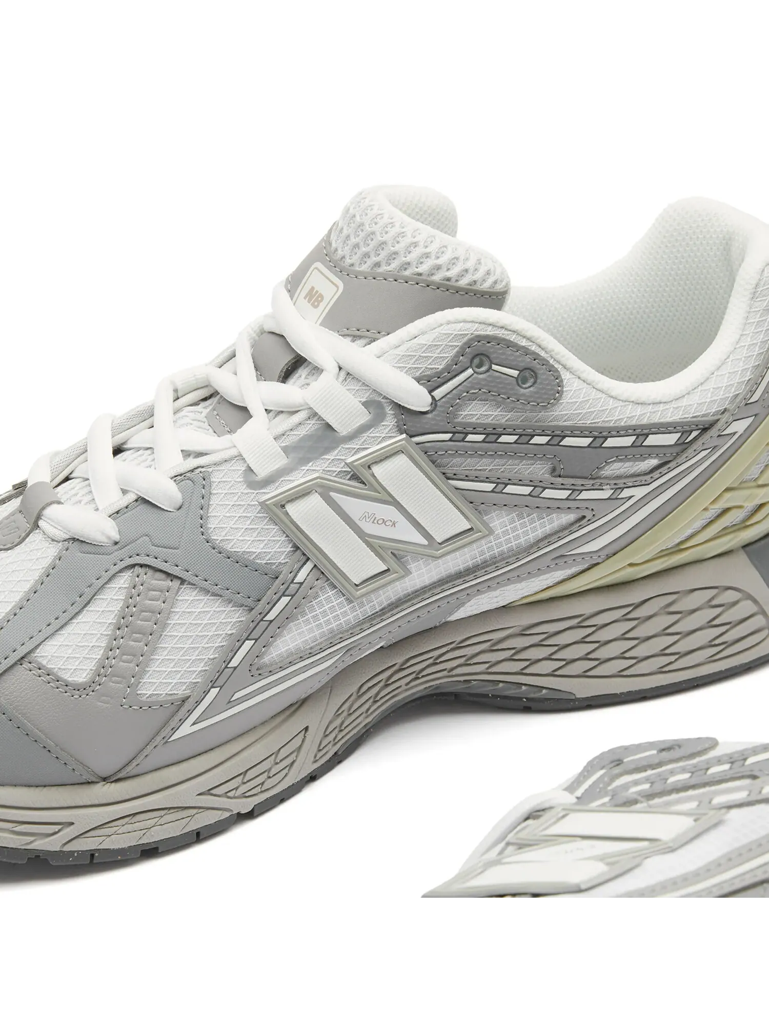 Кроссовки New Balance M1906 — изображение 3 из 5, серый