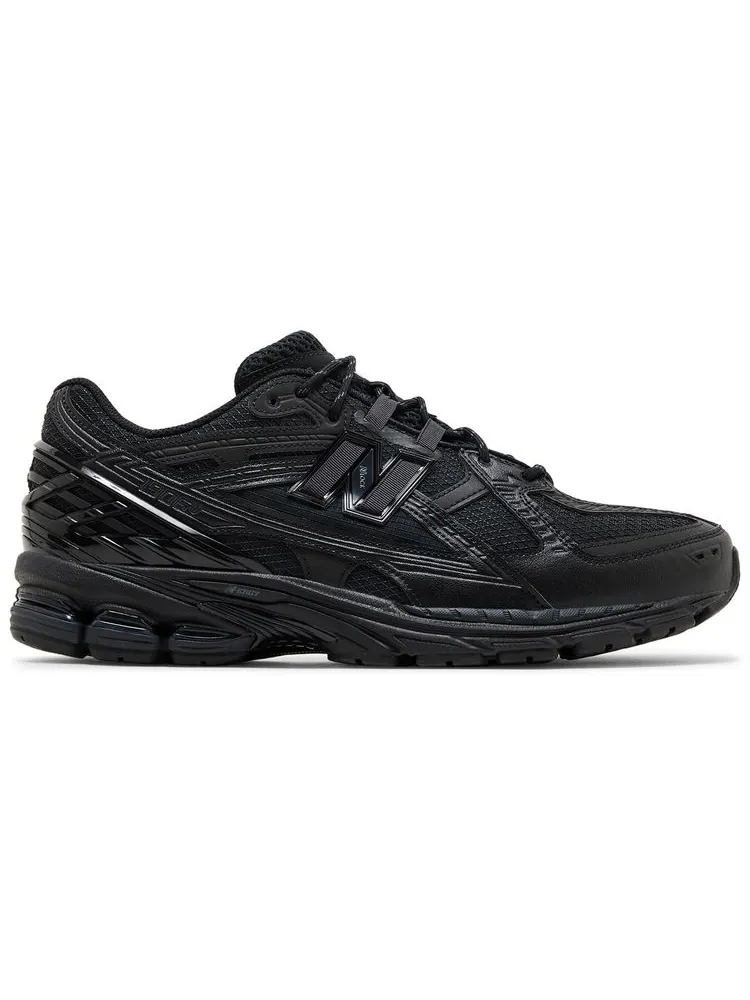 Кроссовки New Balance 1906U 'Triple Black' — изображение 1 из 8, черный