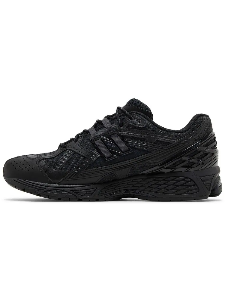 Кроссовки New Balance 1906U 'Triple Black' — изображение 3 из 8, черный