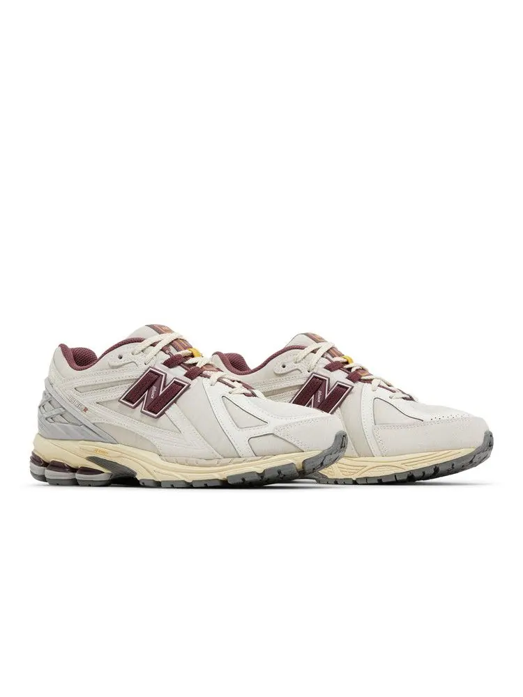 Кроссовки New Balance 1906R 'White Burgundy' — изображение 9 из 9, белый/бордовый