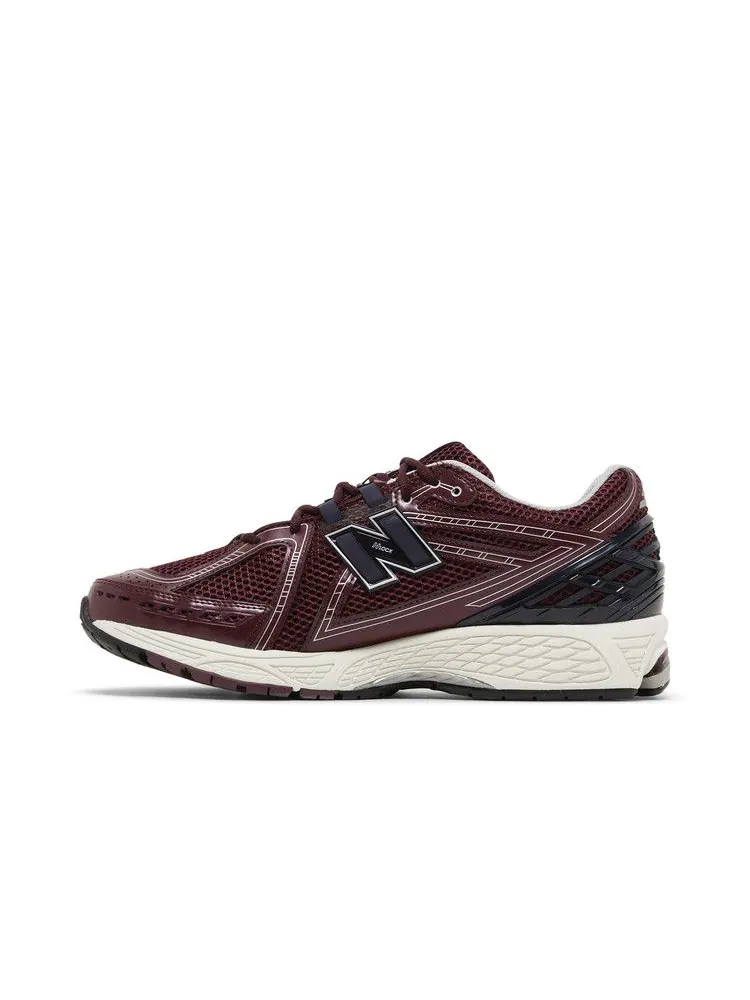 Кроссовки New Balance 1906R 'Burgundy' — изображение 4 из 9, бордовый/белый