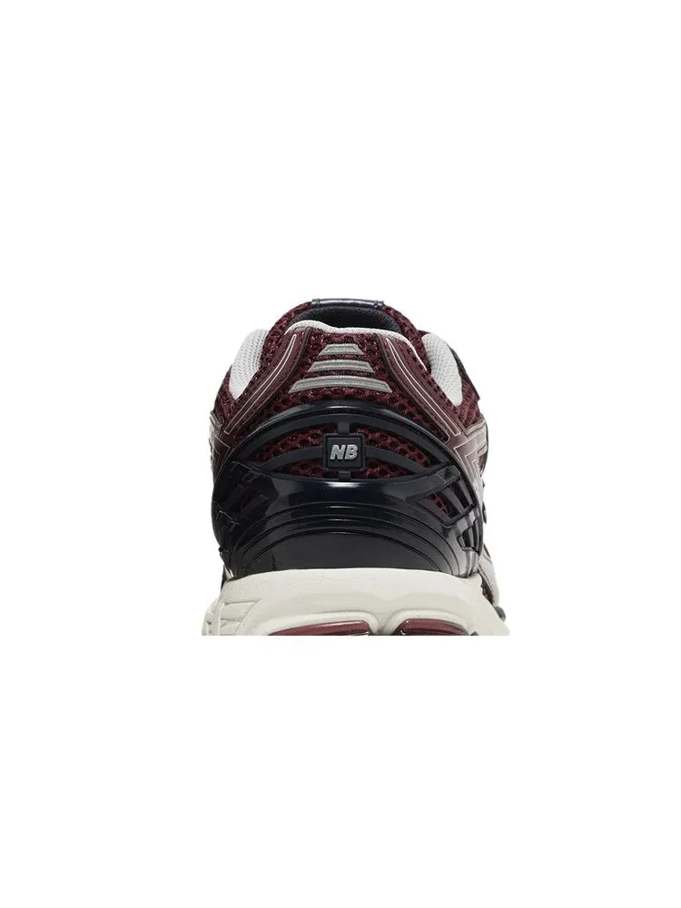 Кроссовки New Balance 1906R 'Burgundy' — изображение 8 из 9, бордовый/белый
