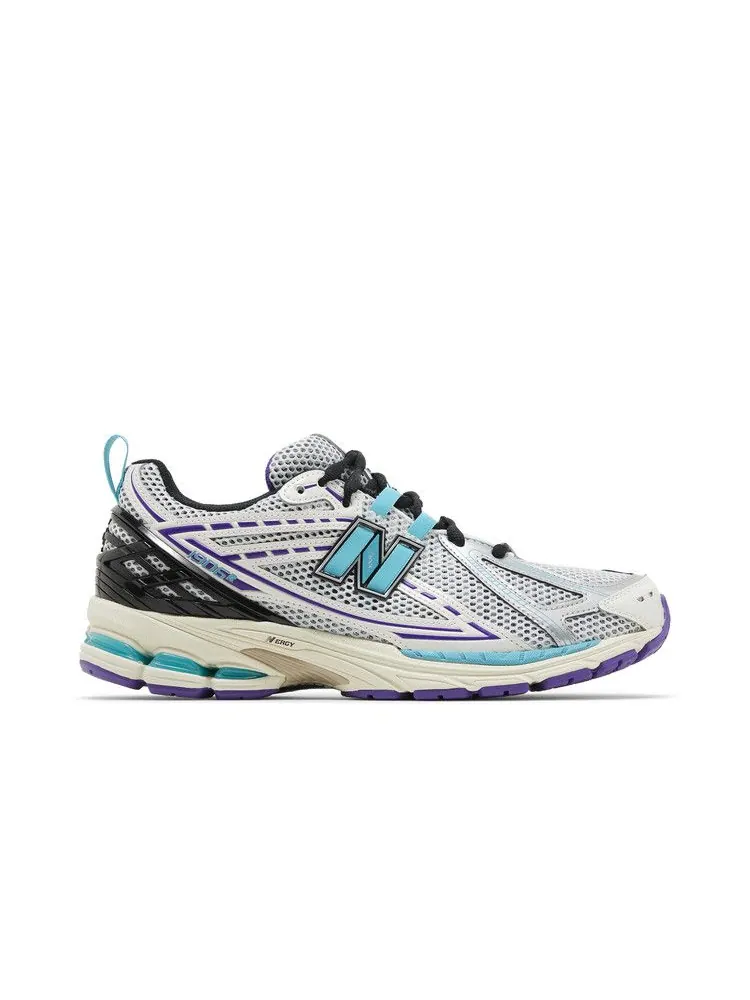 Кроссовки New Balance 1906R 'Hornets' — изображение 2 из 9, белый/синий/фиолетовый