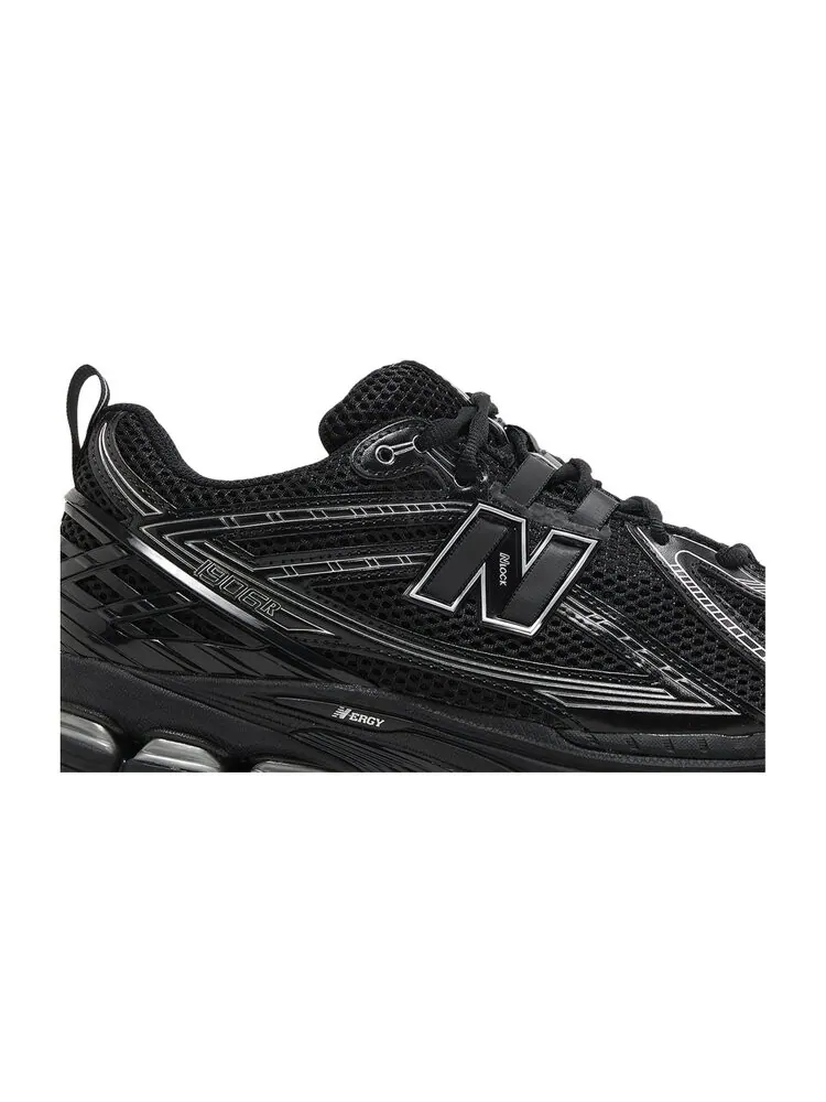 Кроссовки New Balance 1906R — изображение 2 из 4, черный
