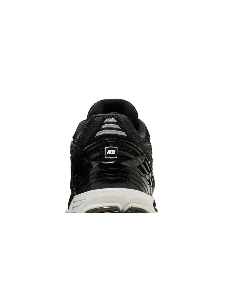 Кроссовки New Balance 1906R 'Black White' — изображение 8 из 9, черный/белый