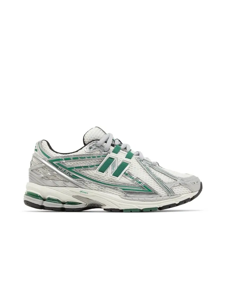 Кроссовки New Balance 1906R — изображение 1 из 4, белый