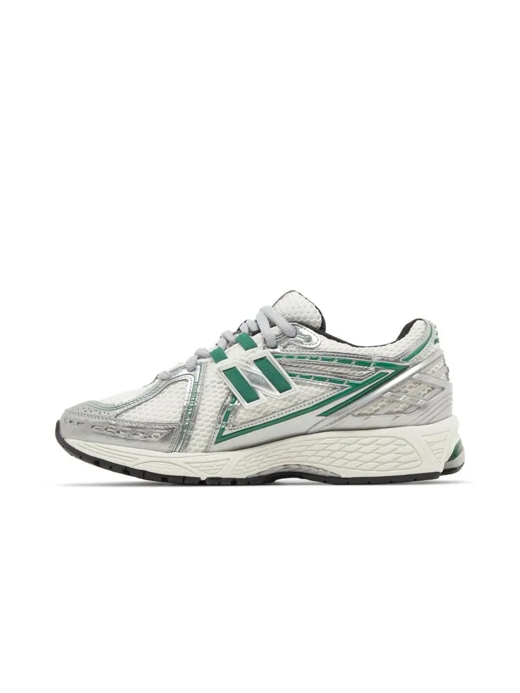 Кроссовки New Balance 1906R — изображение 3 из 4, белый