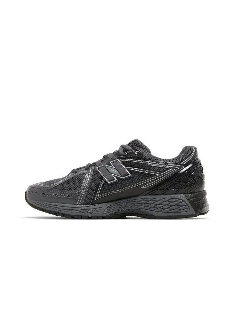 Кроссовки New Balance 1906R — изображение 3 из 4, серый