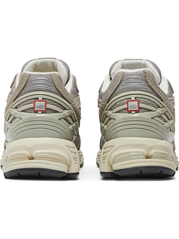 Кроссовки New Balance 1906R 'Beige Cream' — изображение 6 из 8, коричневый