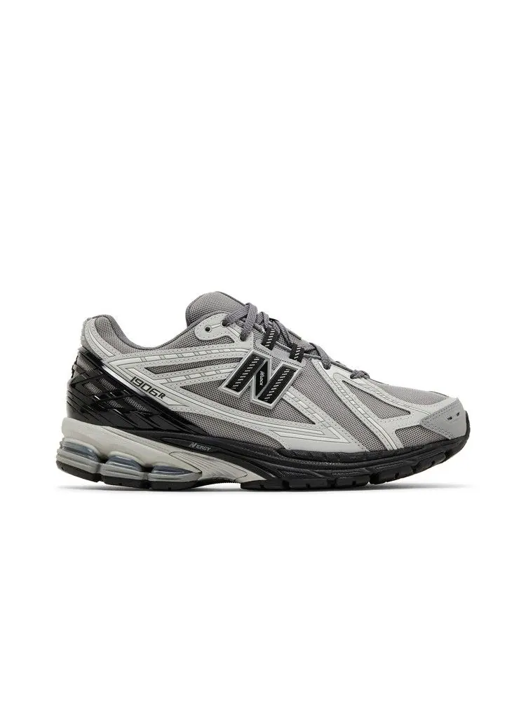 Кроссовки New Balance 1906R 'Castlerock Black Rain Cloud' — изображение 2 из 9, черный
