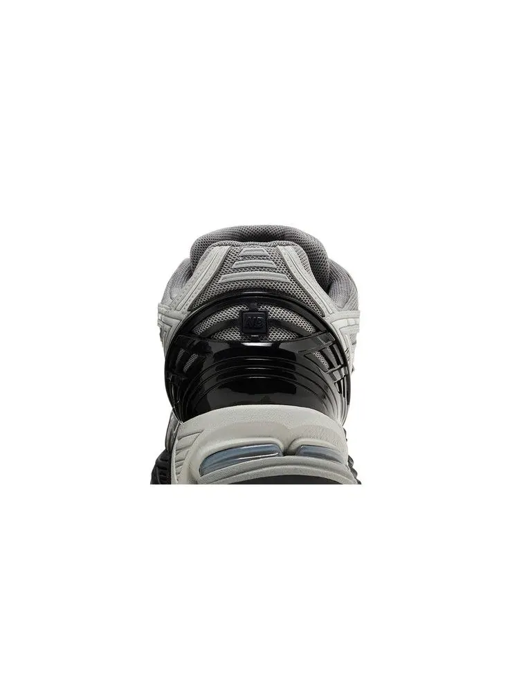 Кроссовки New Balance 1906R 'Castlerock Black Rain Cloud' — изображение 8 из 9, черный