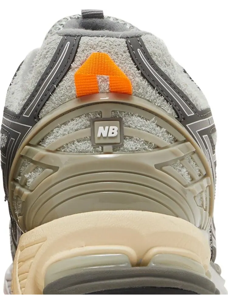 Кроссовки New Balance INVINCIBLE x N.HOOLYWOOD x 1906R 'Grey Swan' — изображение 7 из 8, серый