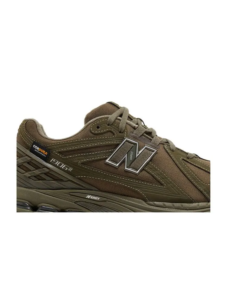 Кроссовки New Balance 1906R 'Dark Camo' — изображение 3 из 9