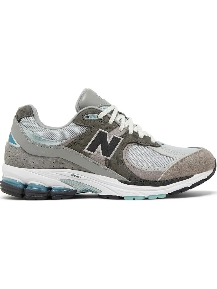 Кроссовки New Balance atmos x 2002R 'Shibuya Rat' — изображение 1 из 8, белый
