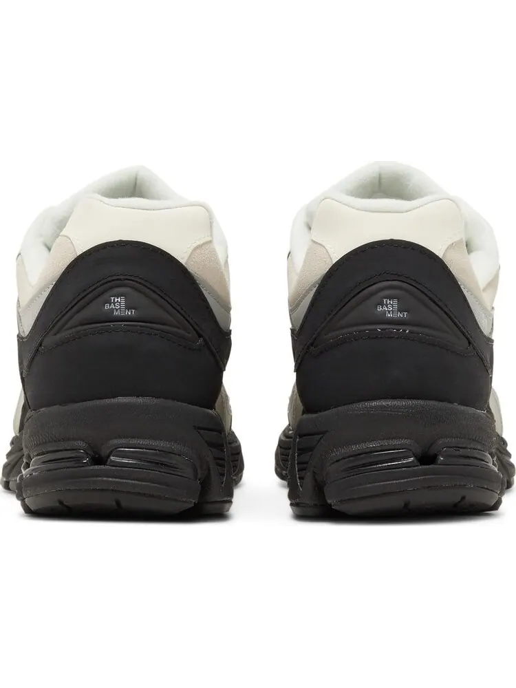 Кроссовки New Balance The Basement x 2002R 'Stone Grey' — изображение 6 из 8, серый