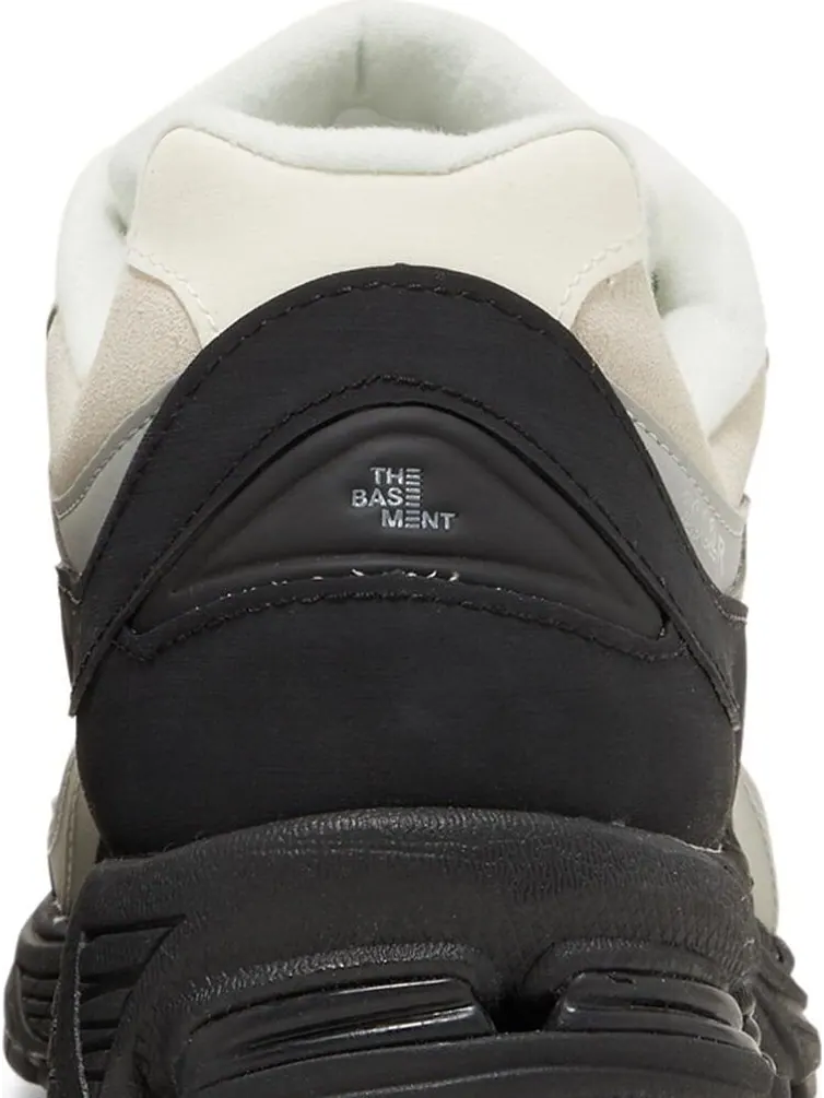 Кроссовки New Balance The Basement x 2002R 'Stone Grey' — изображение 7 из 8, серый