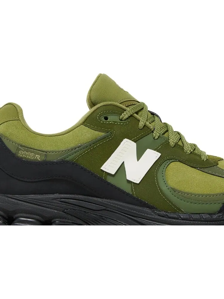 Кроссовки New Balance The Basement x 2002R 'Moss Green' — изображение 2 из 8, зеленый