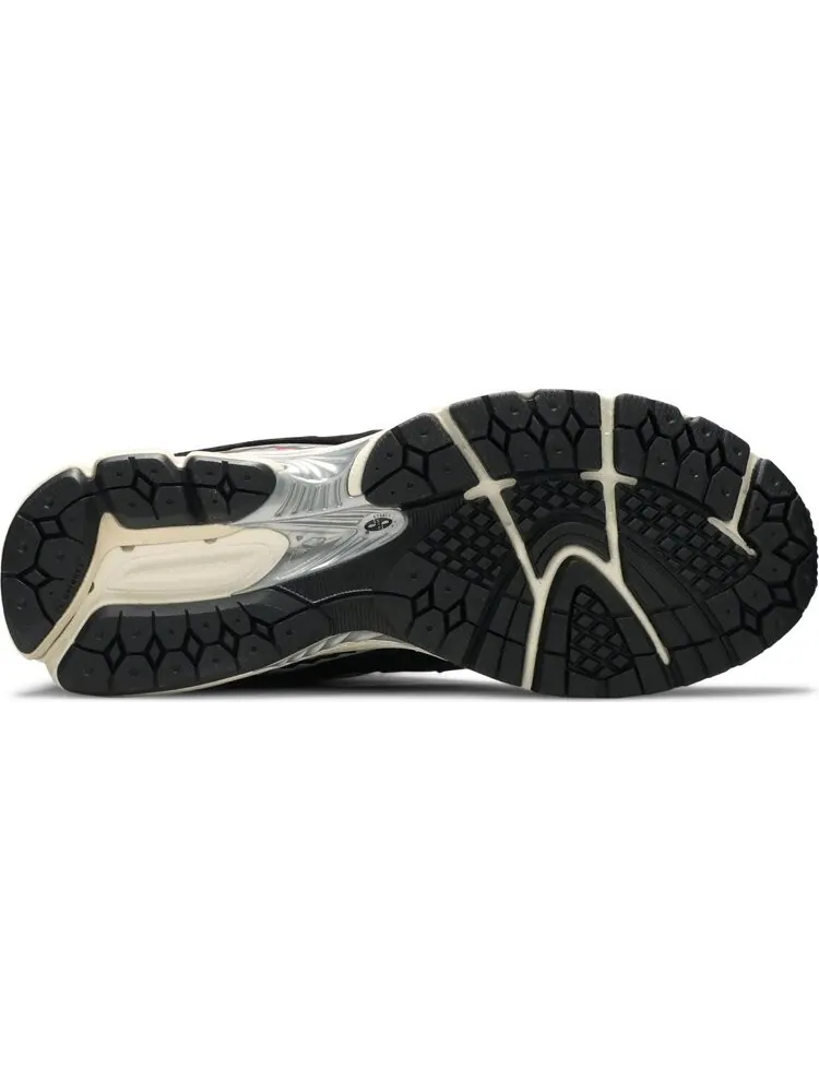 Кроссовки New Balance BAPE x 2002R 'Apes Together Strong - Black Camo' — изображение 4 из 8, черный