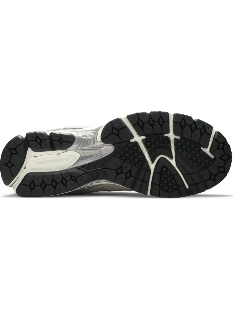Кроссовки New Balance BAPE x 2002R 'Apes Together Strong - Grey Camo' — изображение 4 из 8, серый
