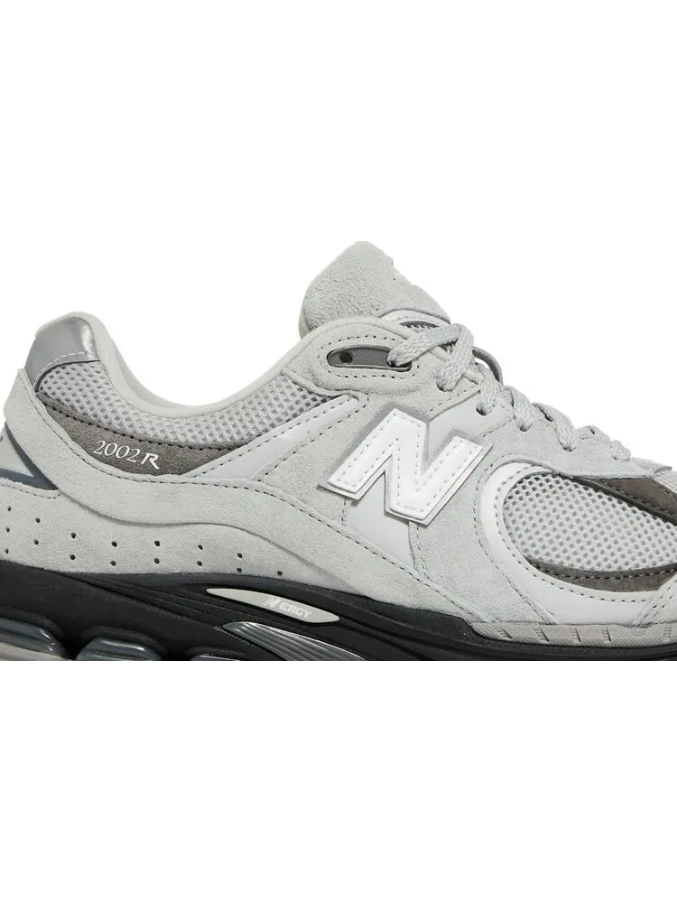 Кроссовки New Balance 2002R 'Grey Black' JD Exclusive — изображение 2 из 8, серый