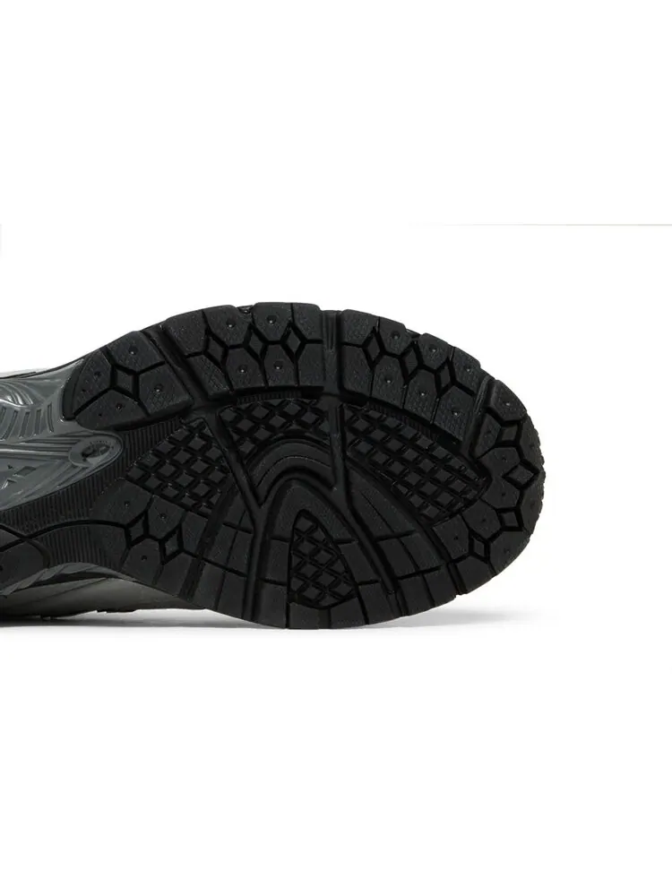 Кроссовки New Balance 2002R 'Grey Black' JD Exclusive — изображение 5 из 8, серый