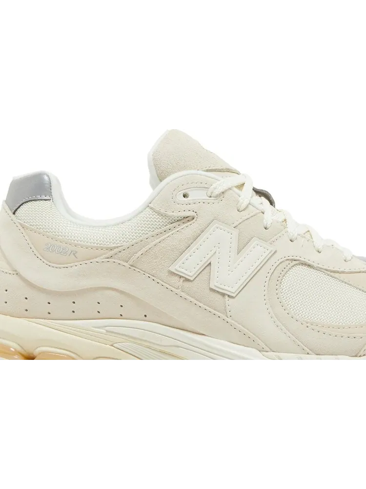 Кроссовки New Balance 2002R 'Calm Taupe' — изображение 2 из 9, бежевый