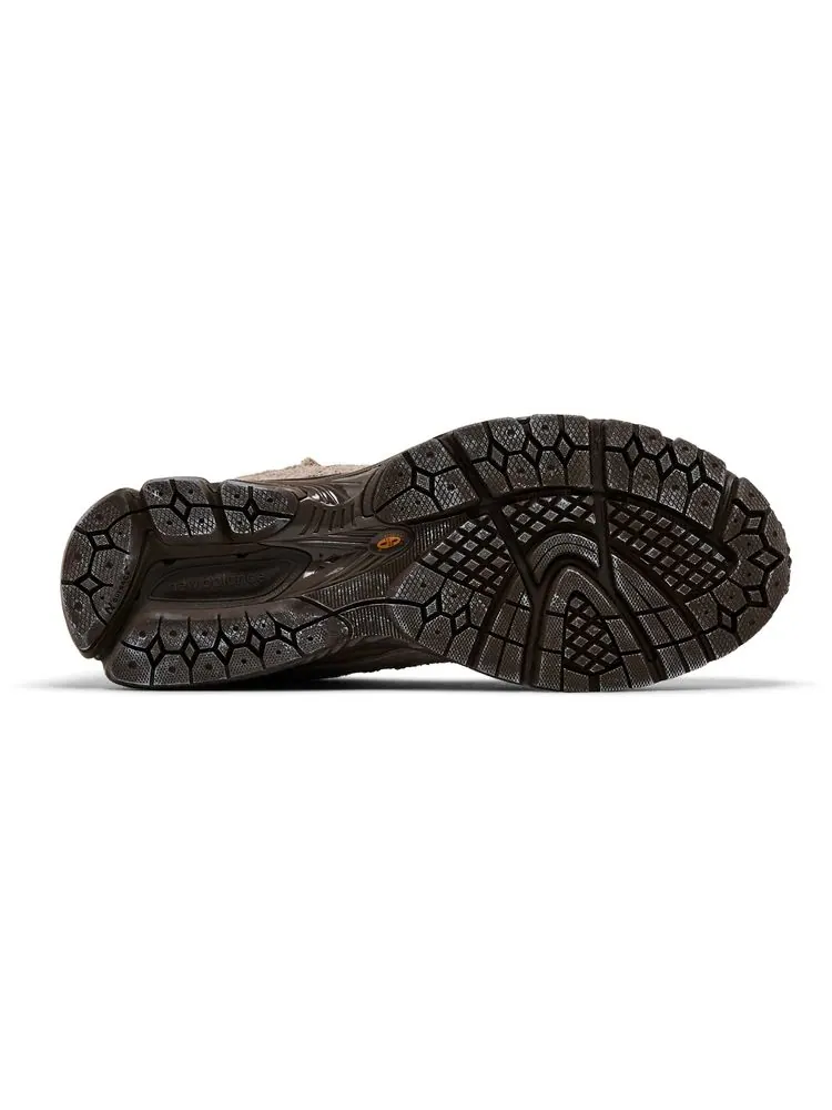 Кроссовки New Balance 2002R 'Protection Pack - Brown' size? Exclusive — изображение 4 из 8, коричневый